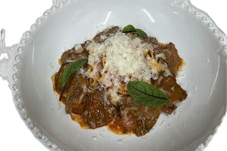 Д Спагетти с телятиной и томатами