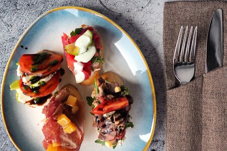 Ассорти мини-брускетт