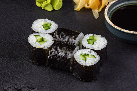 Ролл с огурцом