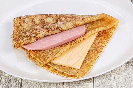 Блин с ветчиной и сыром