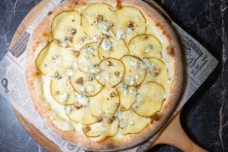 С грушей и сыром горгондзола