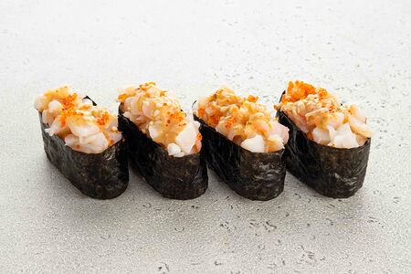 Острые суши с креветкой (4 шт)