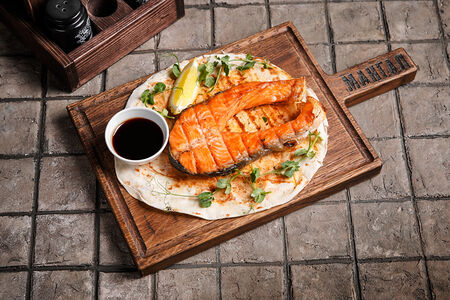 Стейк из семги на мангале