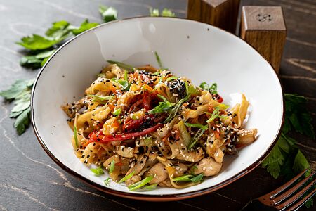 Удон с курицей