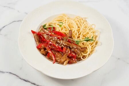 Свинина с овощами в соусе терияки