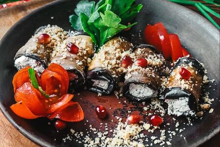 Баклажаны с творогом и орехами