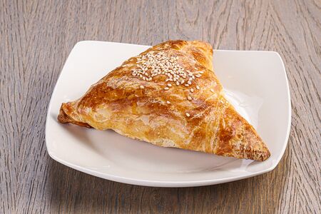 Самса с говядиной 1 шт