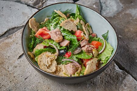 Салат с тунцом