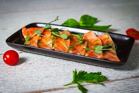 Сёмга слабосолёная с зелёным маслом