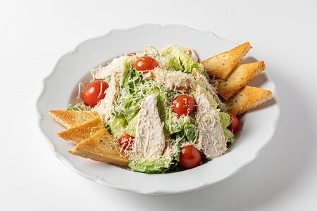 Салат Цезарь с курицей