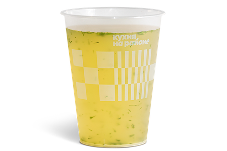 Куриный бульон в стакане