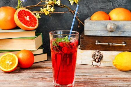 Натуральный лимонад собственного приготовления Малина