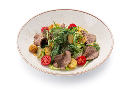 Теплый салат с ростбифом