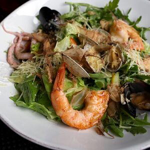 Салат с морепродуктами