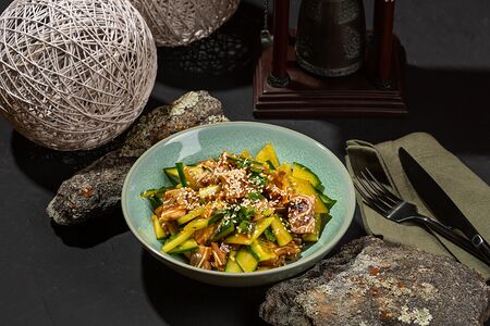 Свиные ушки с огурцом