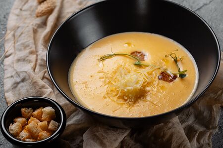 Крем-суп сырный с гребешком