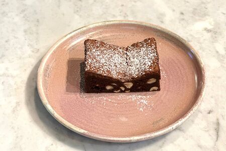 Шоколадный брауни с грецким орехом