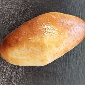 Пирожок с ветчиной и сыром