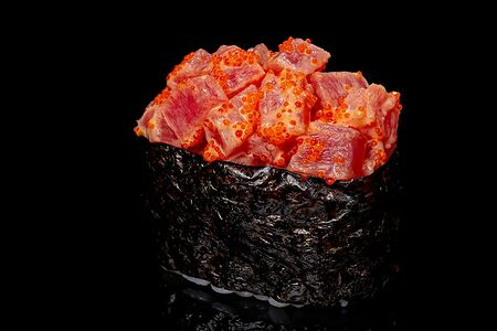 Гункан с тунцом