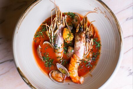 Томатный суп с морепродуктами