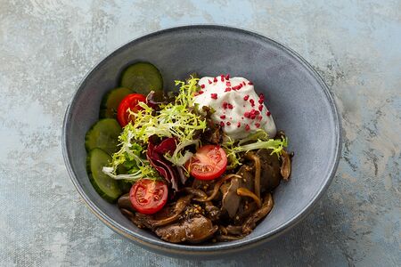 Теплый салат с печенью