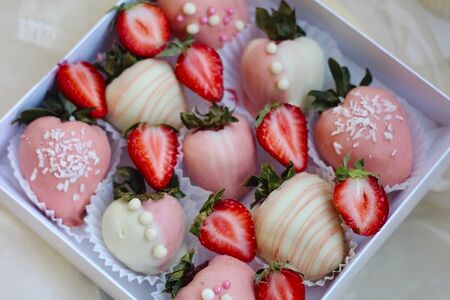 Клубника в шоколаде 9 ягод подарочный набор