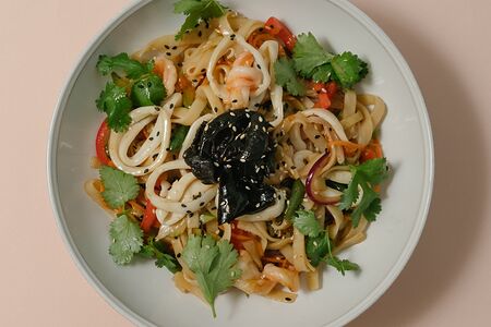 Wok с морепродуктами