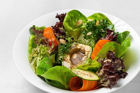 Большой зелёный салат