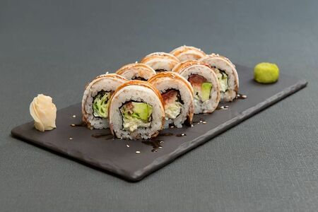 Ролл Унаги бигаку