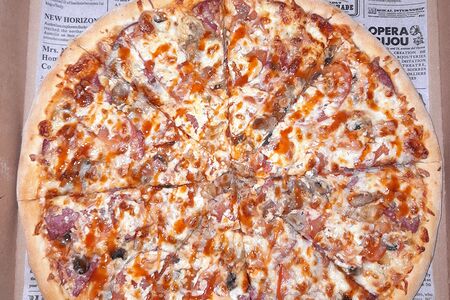 Диабло со свининой на тонком тесте