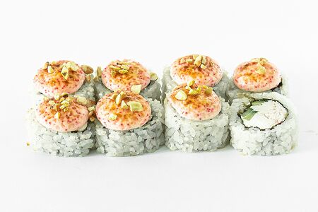 Ролл Драгон со снежным крабом и арахисом