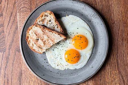 Яичница глазунья