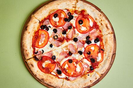 Пицца с беконом