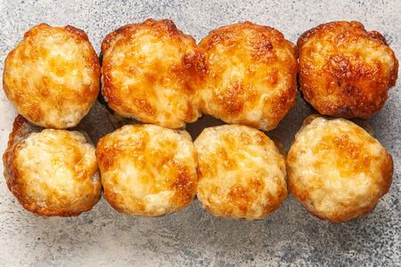 Гуру запеченный с огурцами