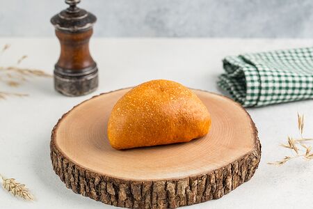 Пирожок с мясом и капустой