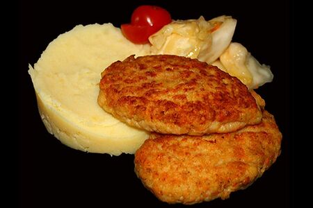 Котлеты рыбные с гарниром