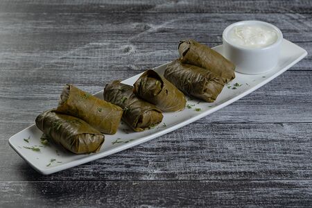 Долма в винoградных листьях