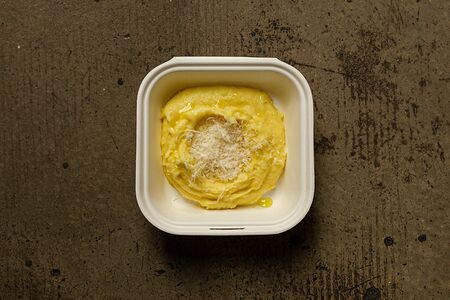 Картофельное пюре с трюфельным маслом и пармезаном