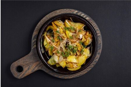 Жареный картофель с луком