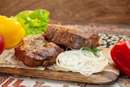 Шашлык из cвинoй шеи