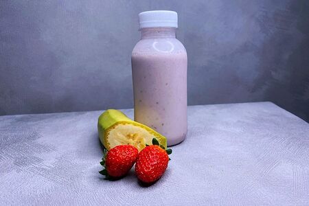 Милкшейк клубника и банан