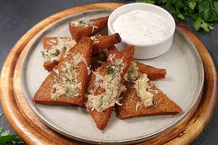 Гренки чесночные