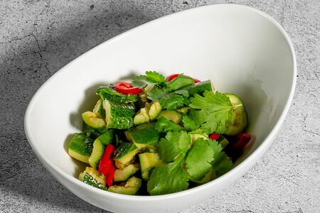 Салат из битых огурцов