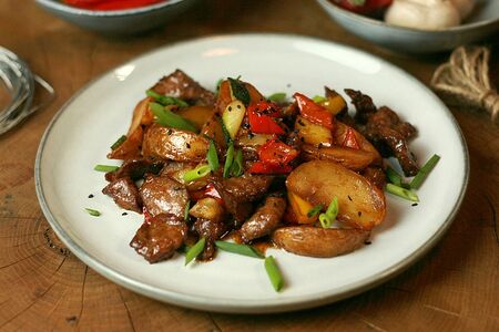 Говядина с овощами Wok