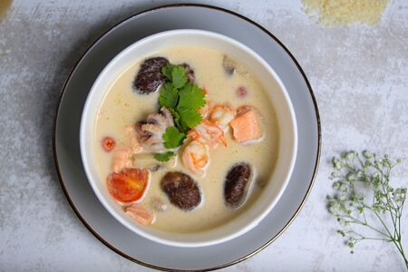 Том Кха с морепродуктами