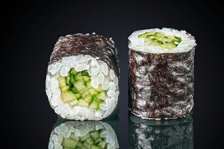 Мини ролл с огурцом