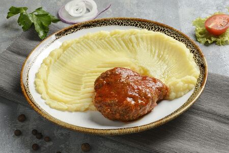 Котлета с гарниром