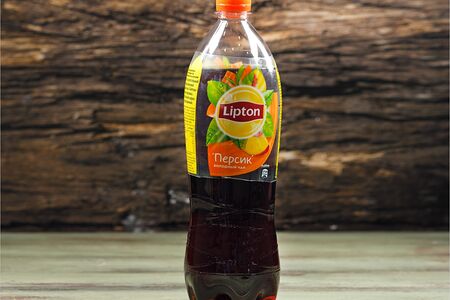 Холодный чай Lipton Персик