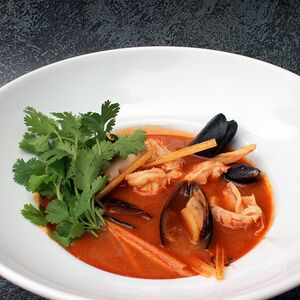 Том ям с лемонграссом