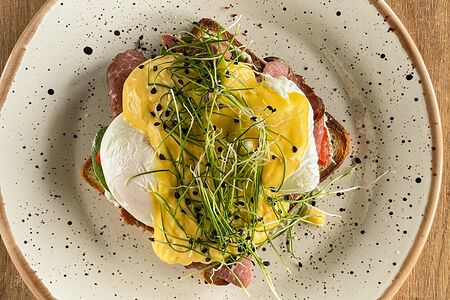 Яйцо бенедикт Барух Спиноза